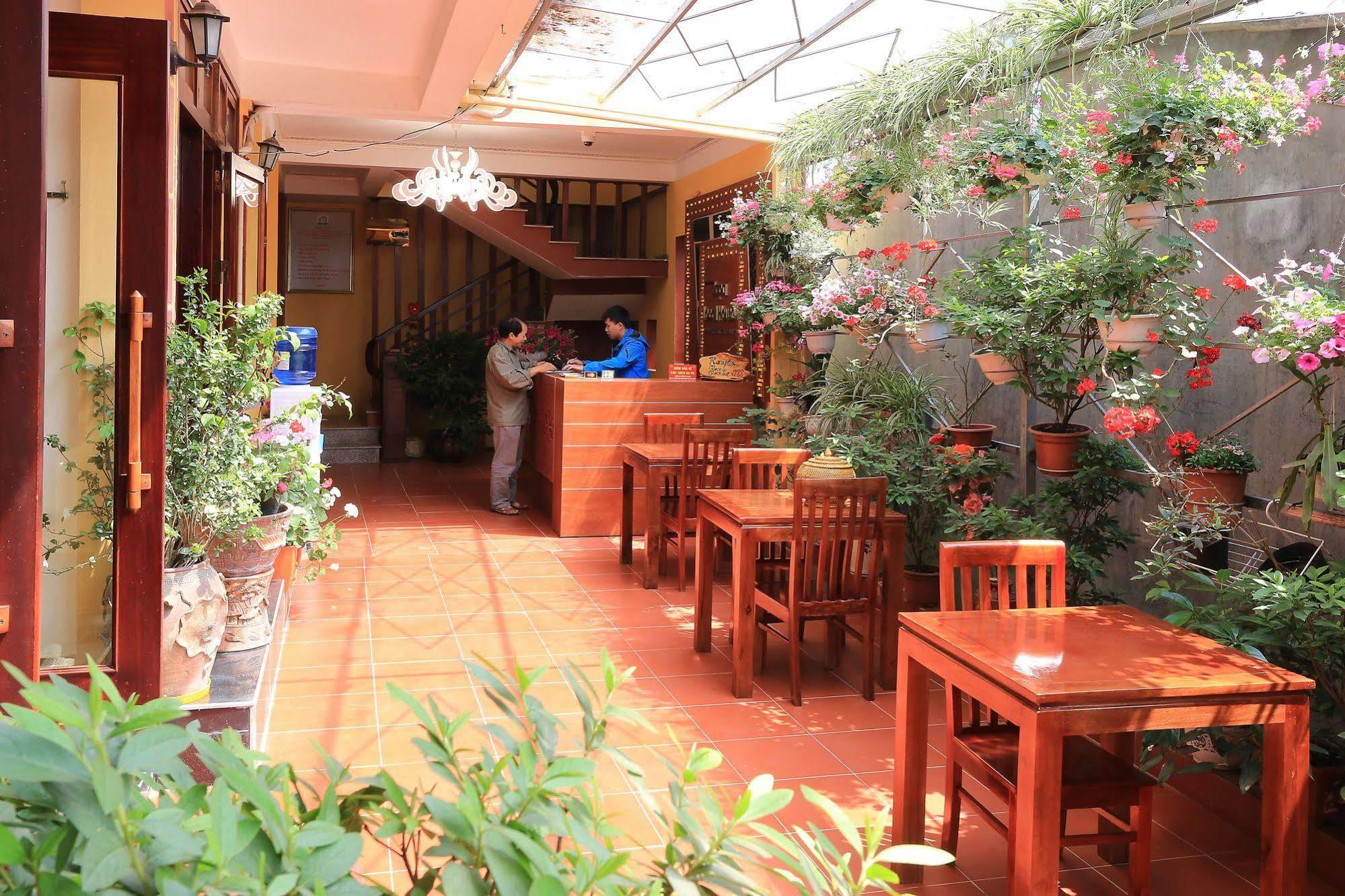 Sapa Local House Bed & Breakfast Exterior photo