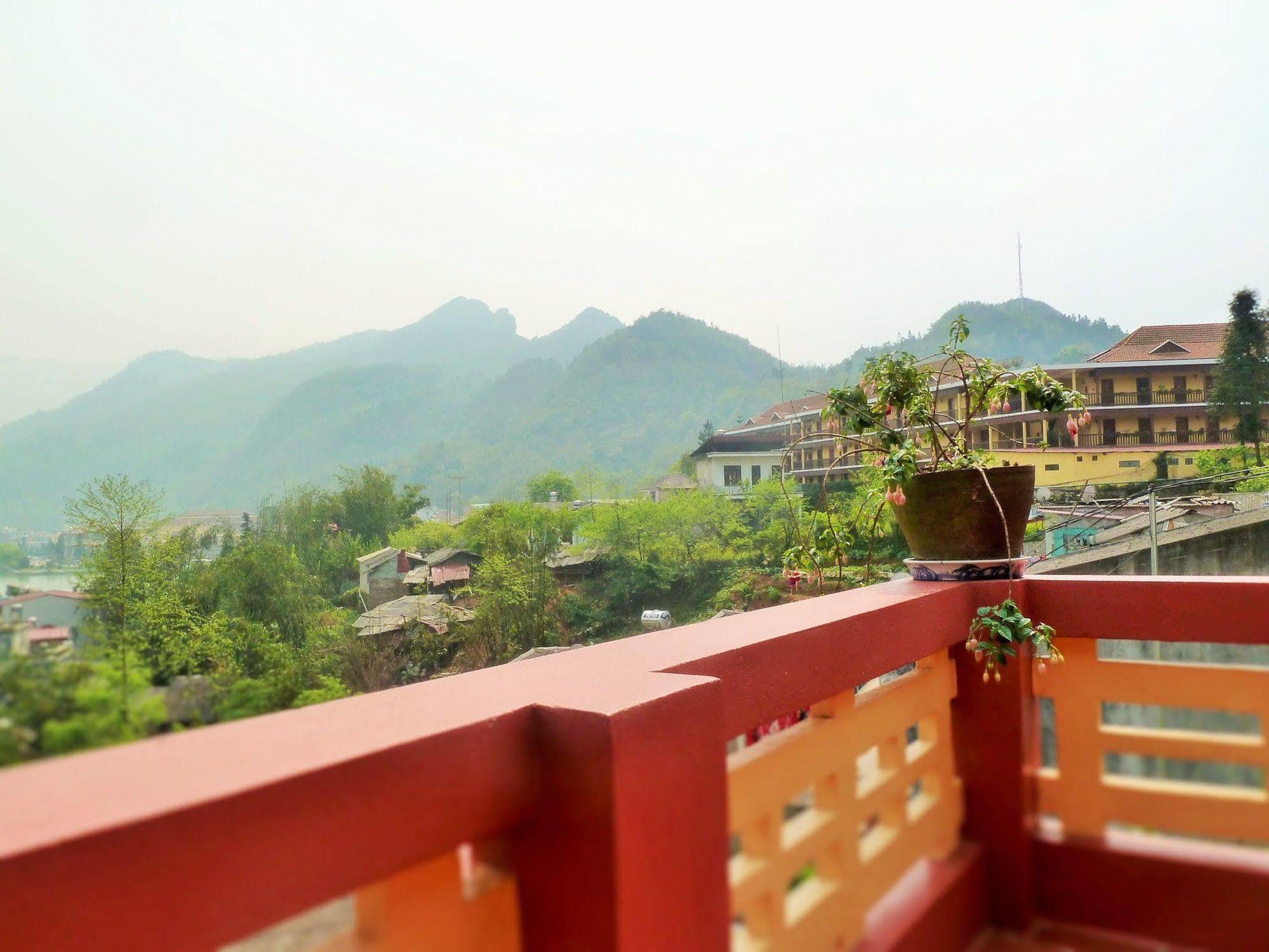 Sapa Local House Bed & Breakfast Exterior photo